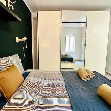 My Place In The إيل فورجانا