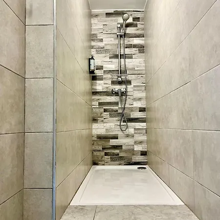 My Place In The * إيل فورجانا