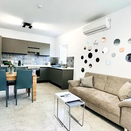 My Place In The * إيل فورجانا